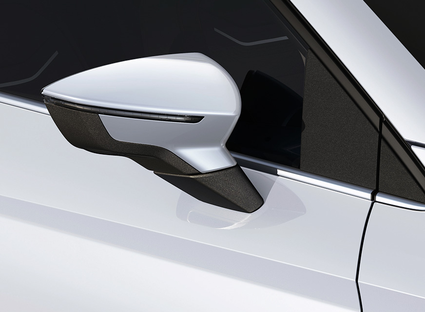 seat-arona-reference-wing-mirror-white