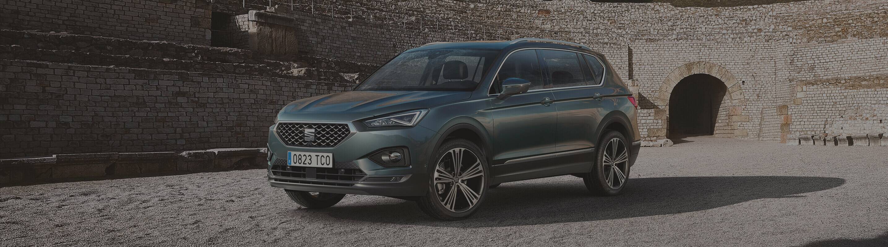 SEAT Tarraco large SUV at the old roman circus ruins - Two new assistants for the Tarraco